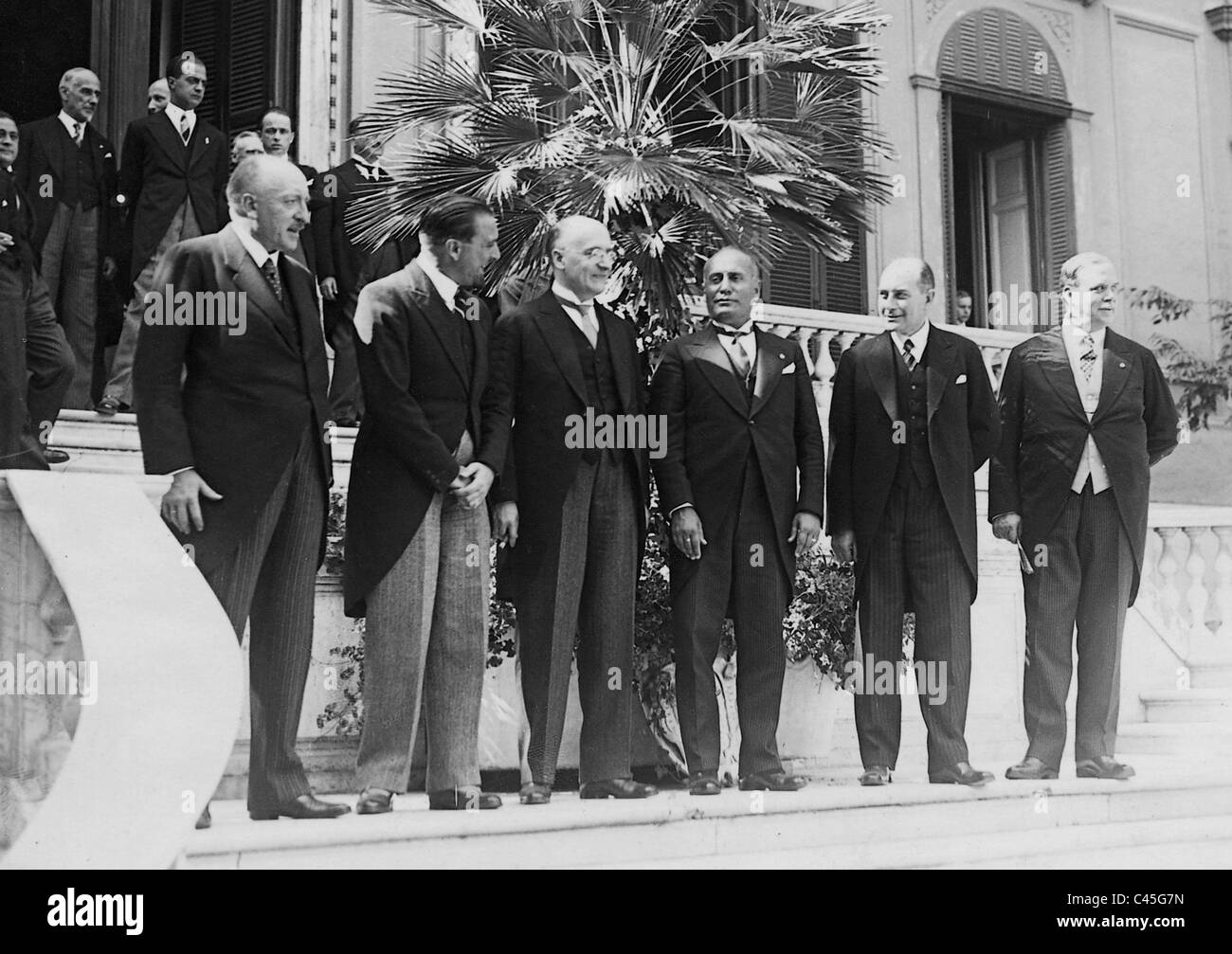 Schubert, Grandi, Heinrich Brüning, Benito Mussolini, Julius Curtius und Orsini-Baroni in Rom, 1931 Stockfoto