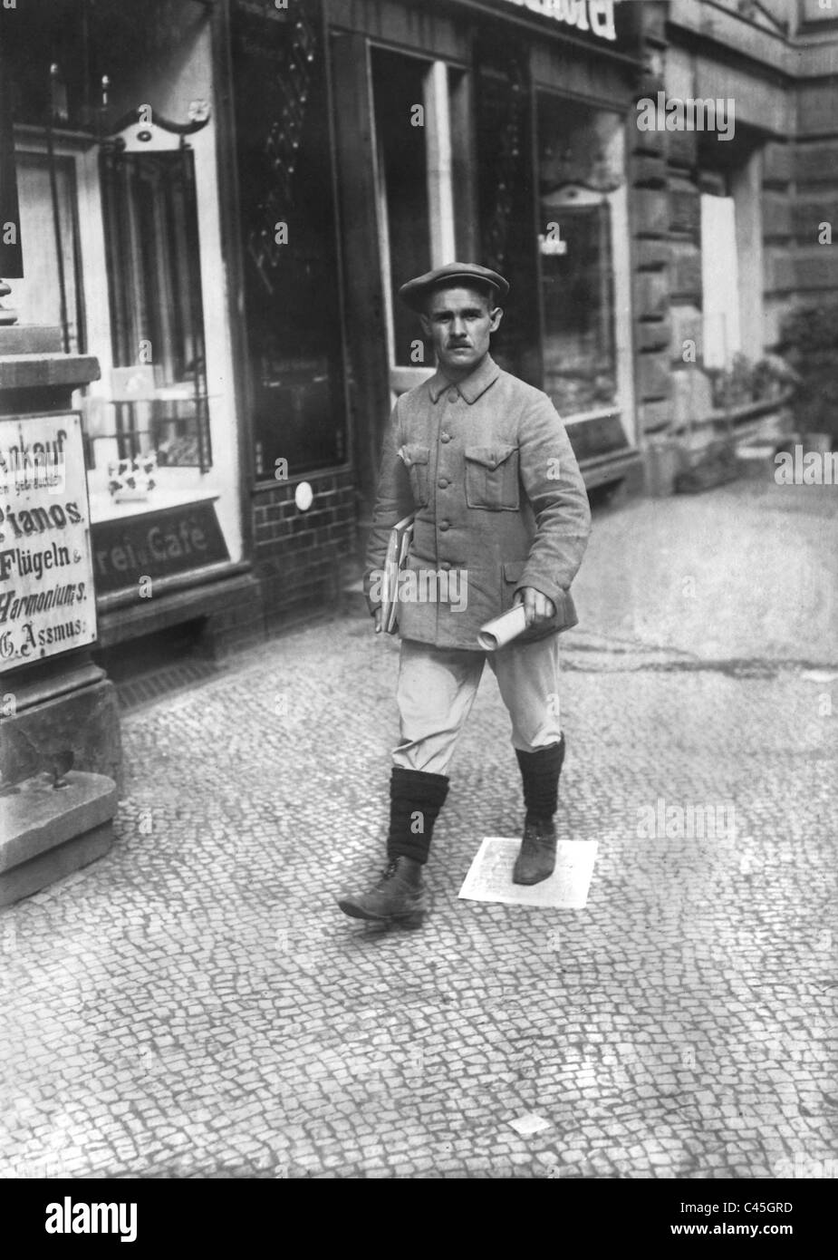 Weltreisender Louis Rohmeyer in Berlin, 1918 Stockfoto