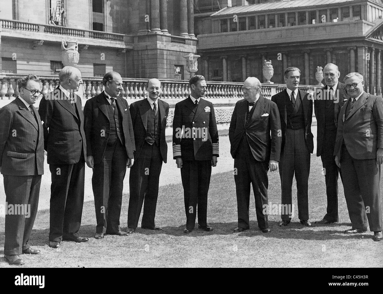 Winston Churchill mit seinem Kabinett und König George VI., 1944 Stockfoto