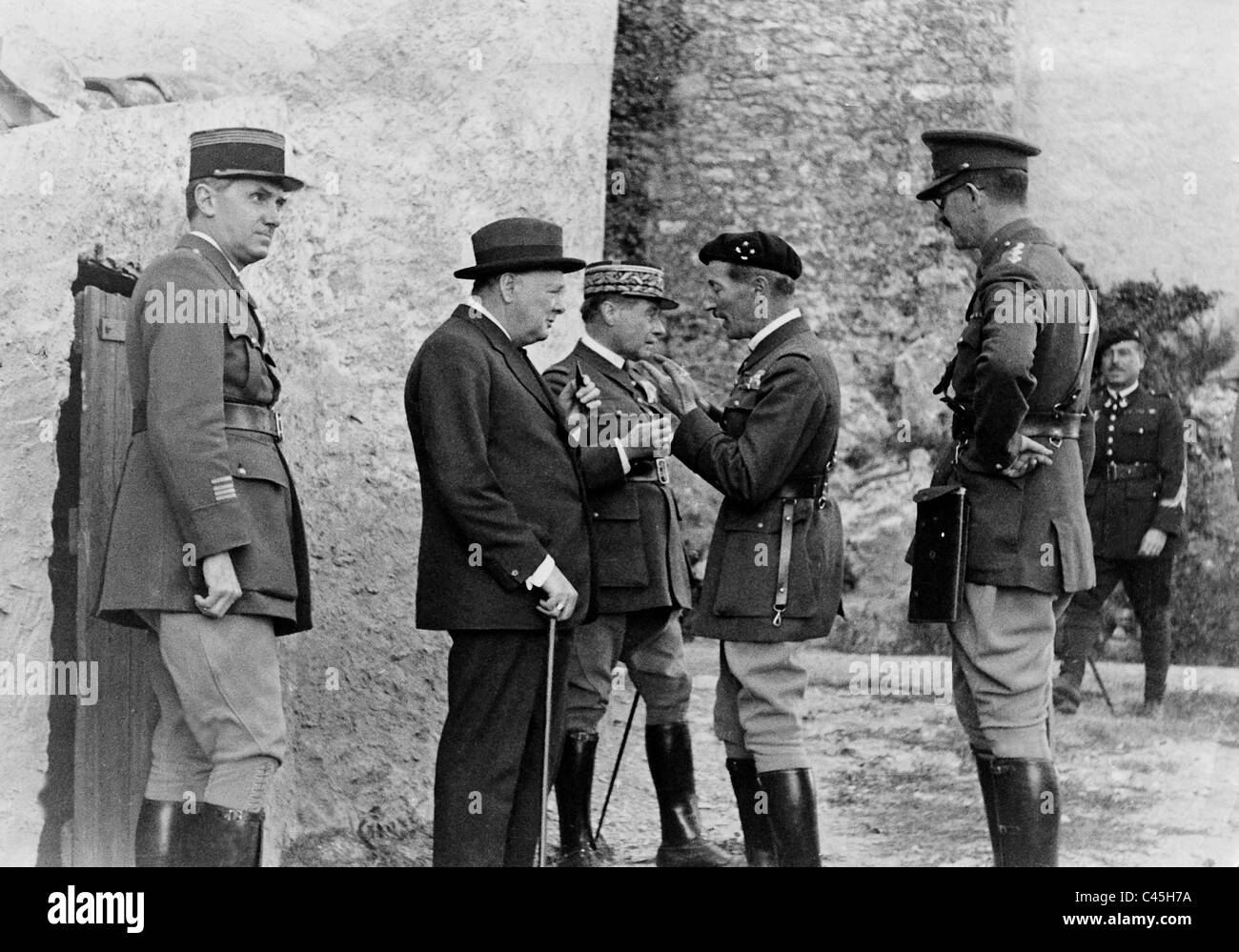 Winston Churchill und Maurice Gamelin während eines Manövers in Frankreich, 1936 Stockfoto