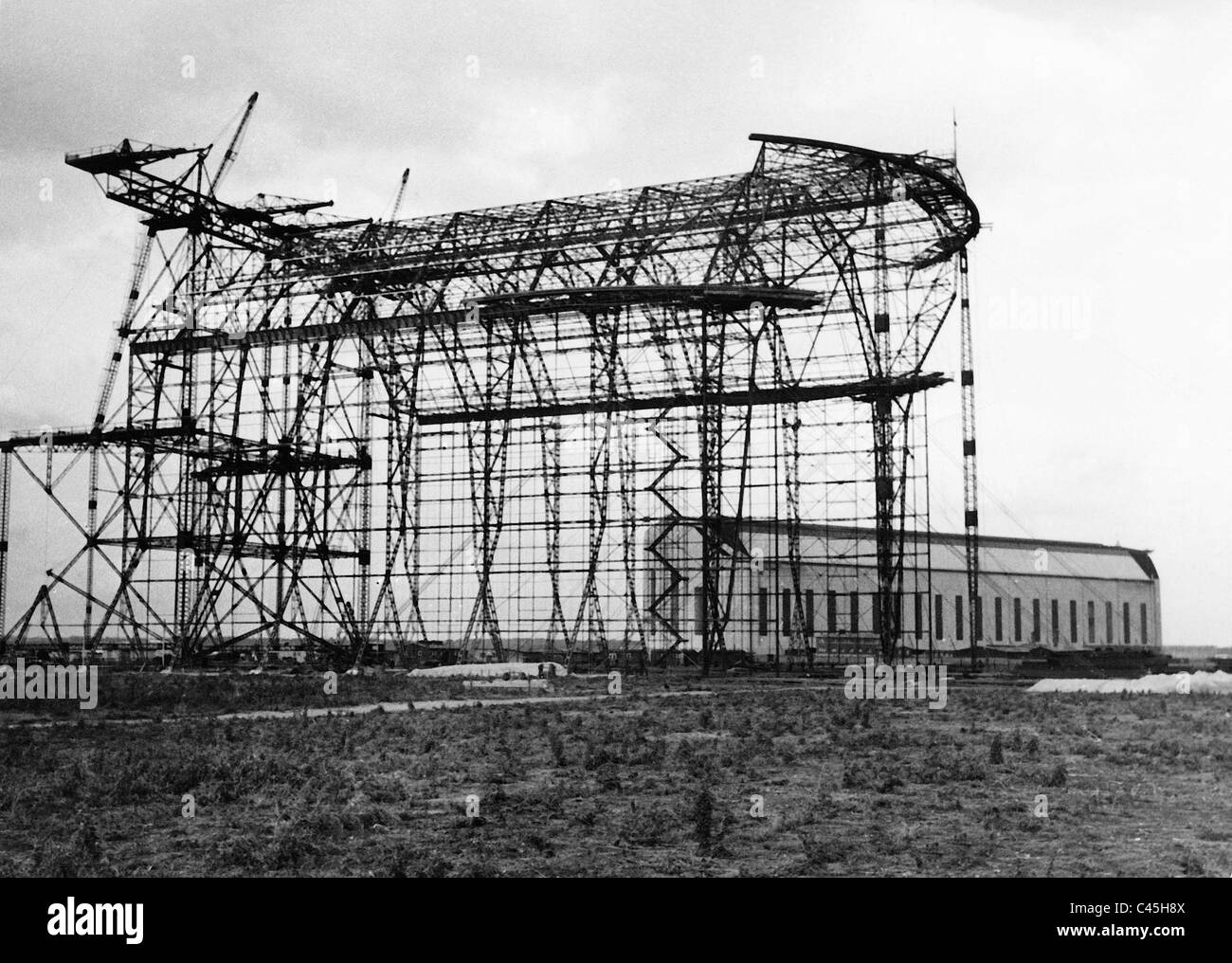 Bau des 2. Hangars auf dem Rhein-Main Flughafen in Frankfurt am Main Stockfoto
