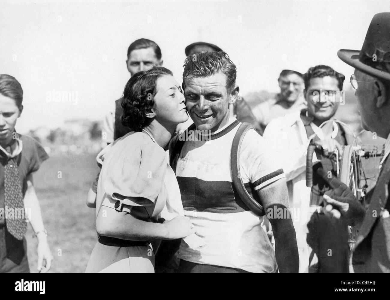 Erich Bautz nach seinem Bein-Sieg bei der Tour de France, 1937 Stockfoto