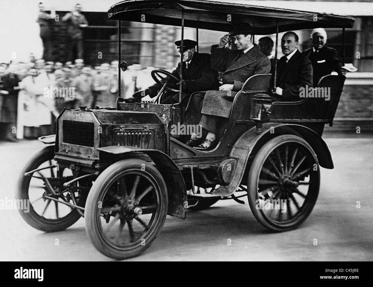 König George VI. im Auto seines Großvaters, 1938 Stockfoto