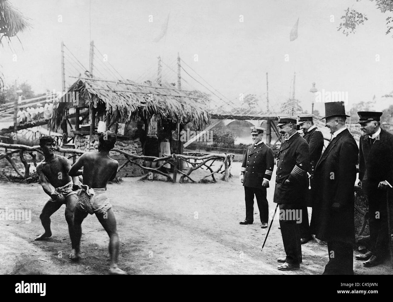 Kaiser Wilhelm II. im Hagebeck Zoo in Stellingen, 1913 Stockfoto