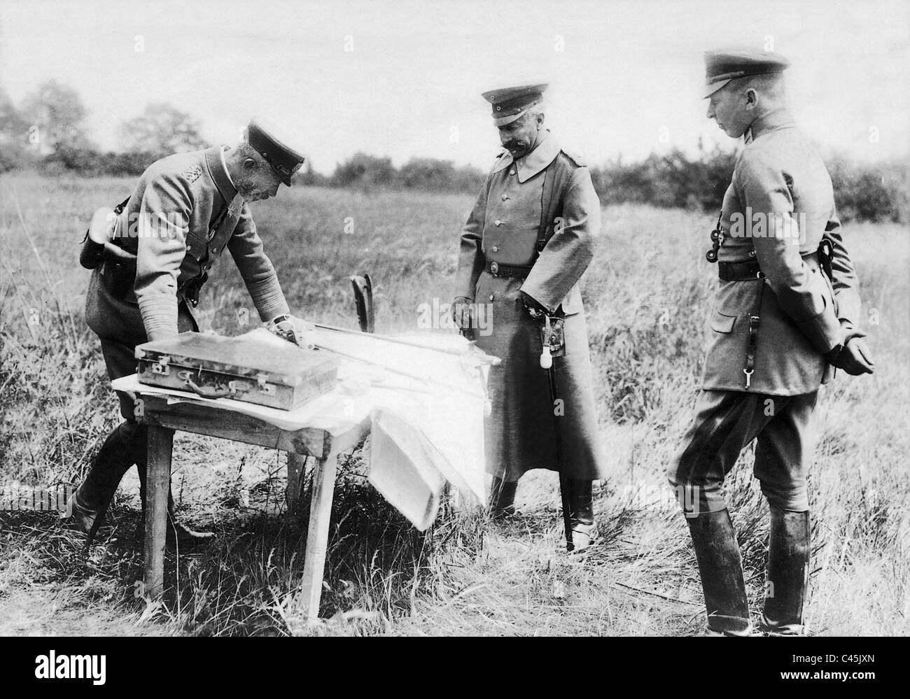 Kaiser Wilhelm II. mit Prinz Heinrich von Preußen an der Westfront 1918 Stockfoto