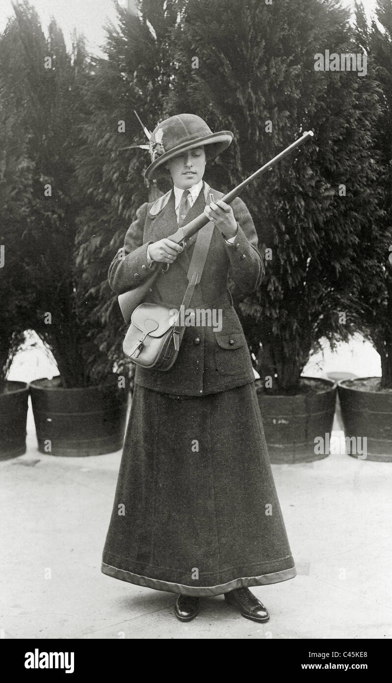 Frau im Jagdkostüm, 1913 Stockfoto