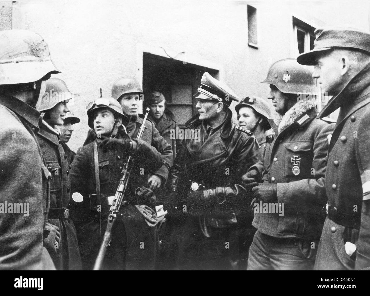 Hitler-Jugend-Unternehmen in der nationalen Miliz Stockfoto