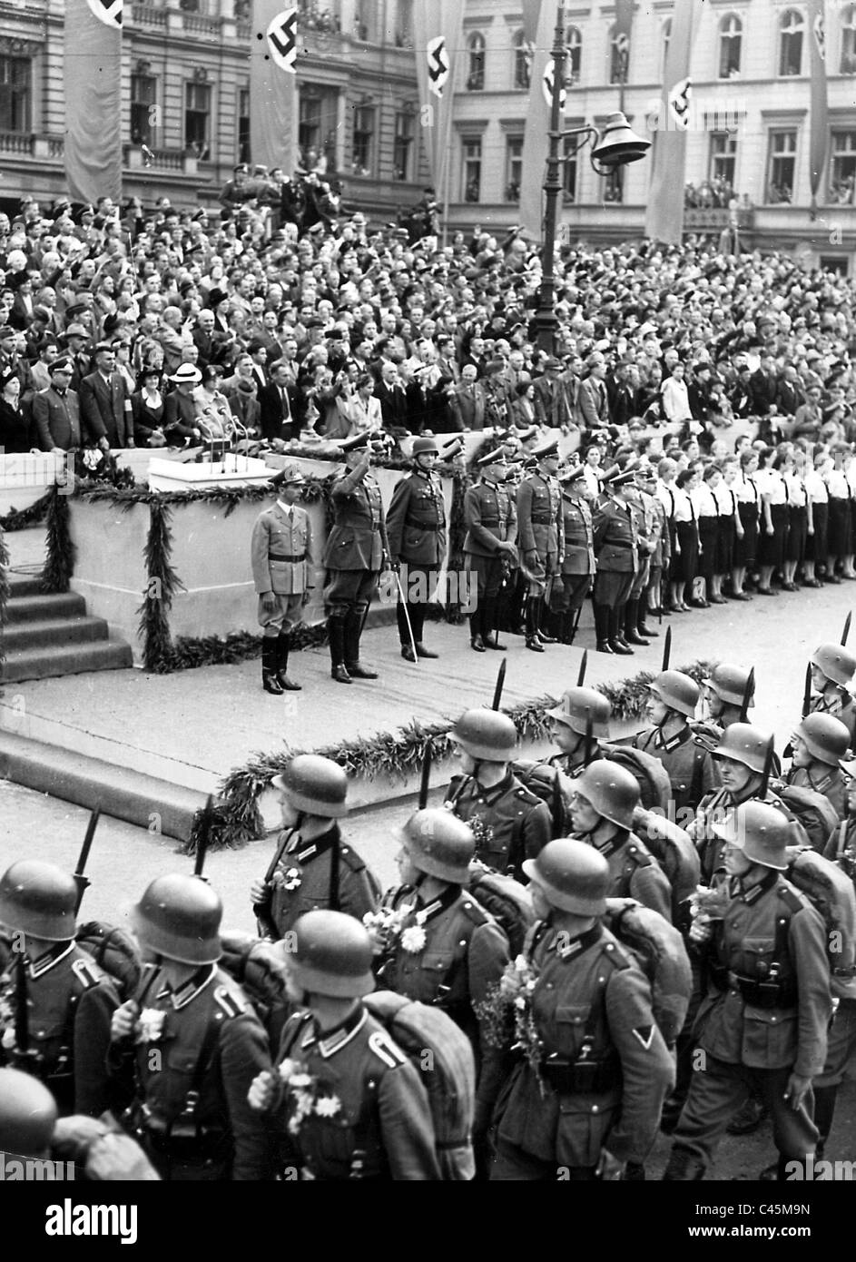 Kriegsende frankreich 1945 Fotos und Bildmaterial in hoher Auflösung