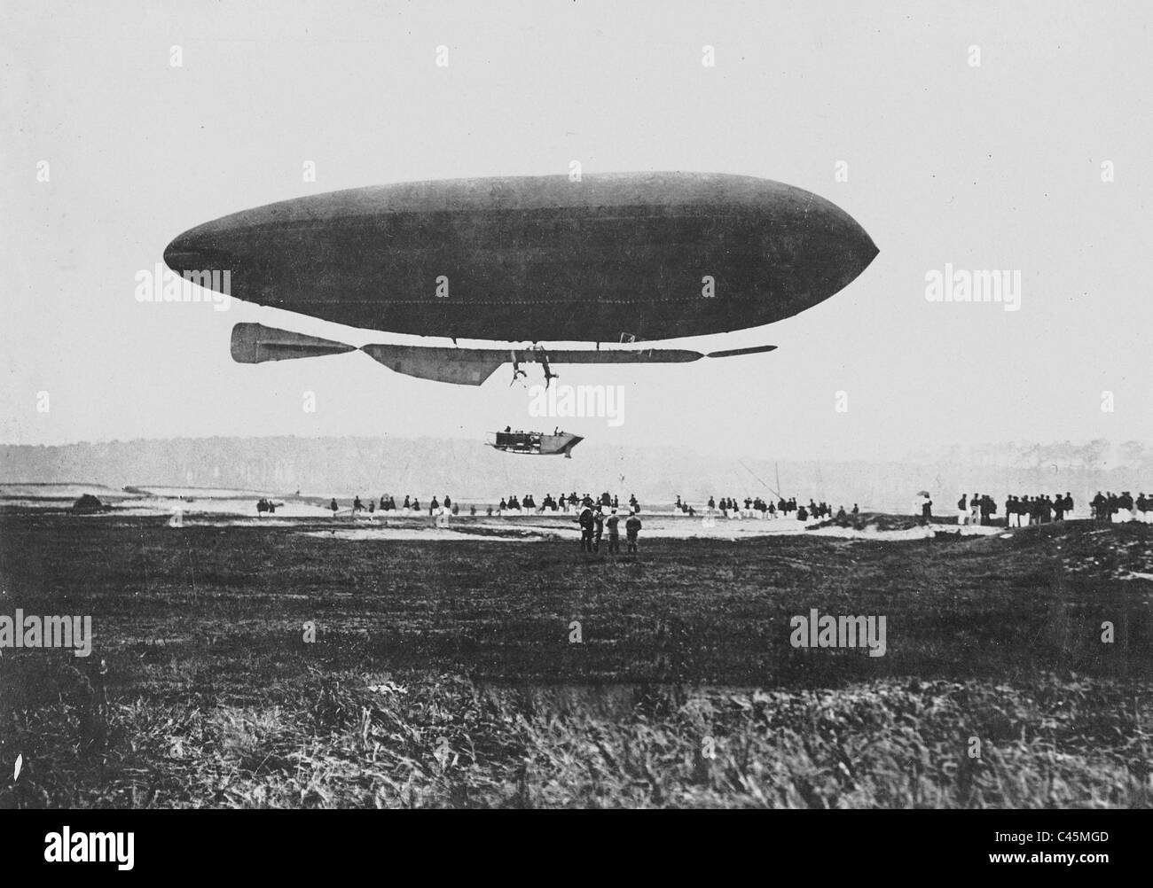 Militärische Luftschiff "Brutto-ich" bei der Landung, 1908 Stockfoto