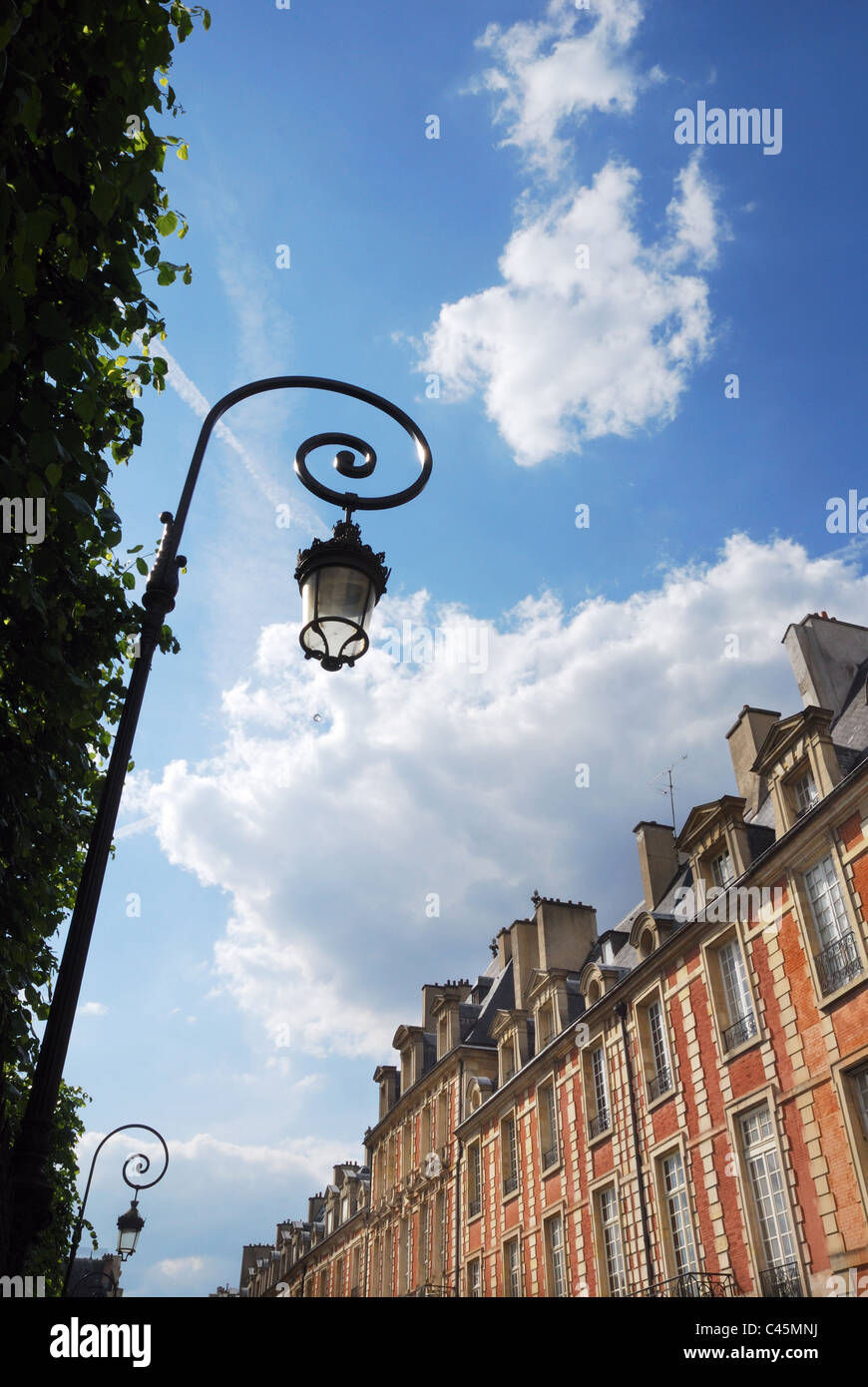 Häuser am Place des Vosges, Paris Stockfoto