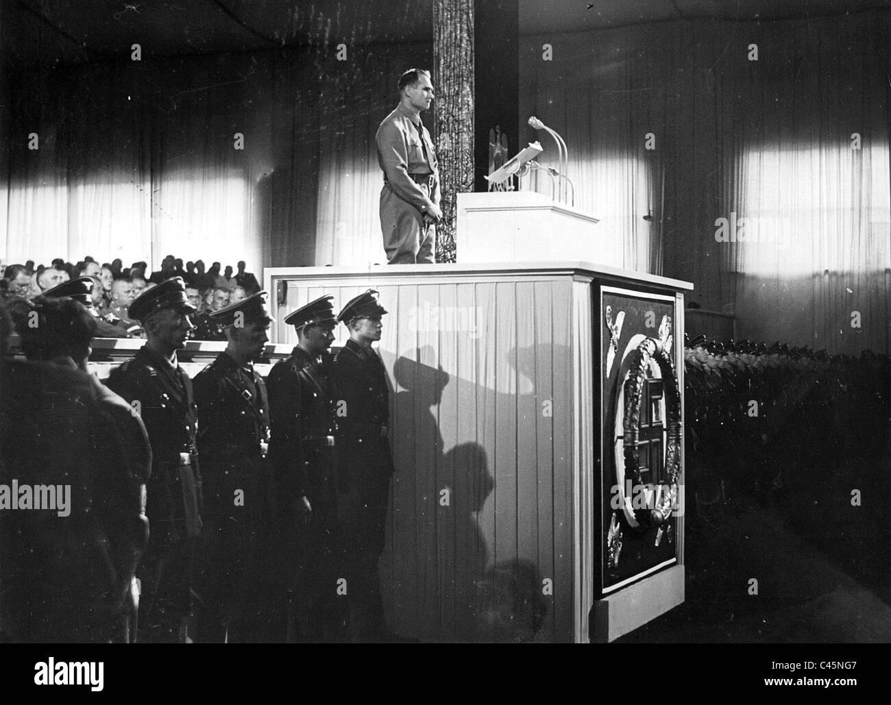 Rudolf Hess spricht auf dem Reich-Parteitag der NSDAP in Nürnberg, 1936 Stockfoto