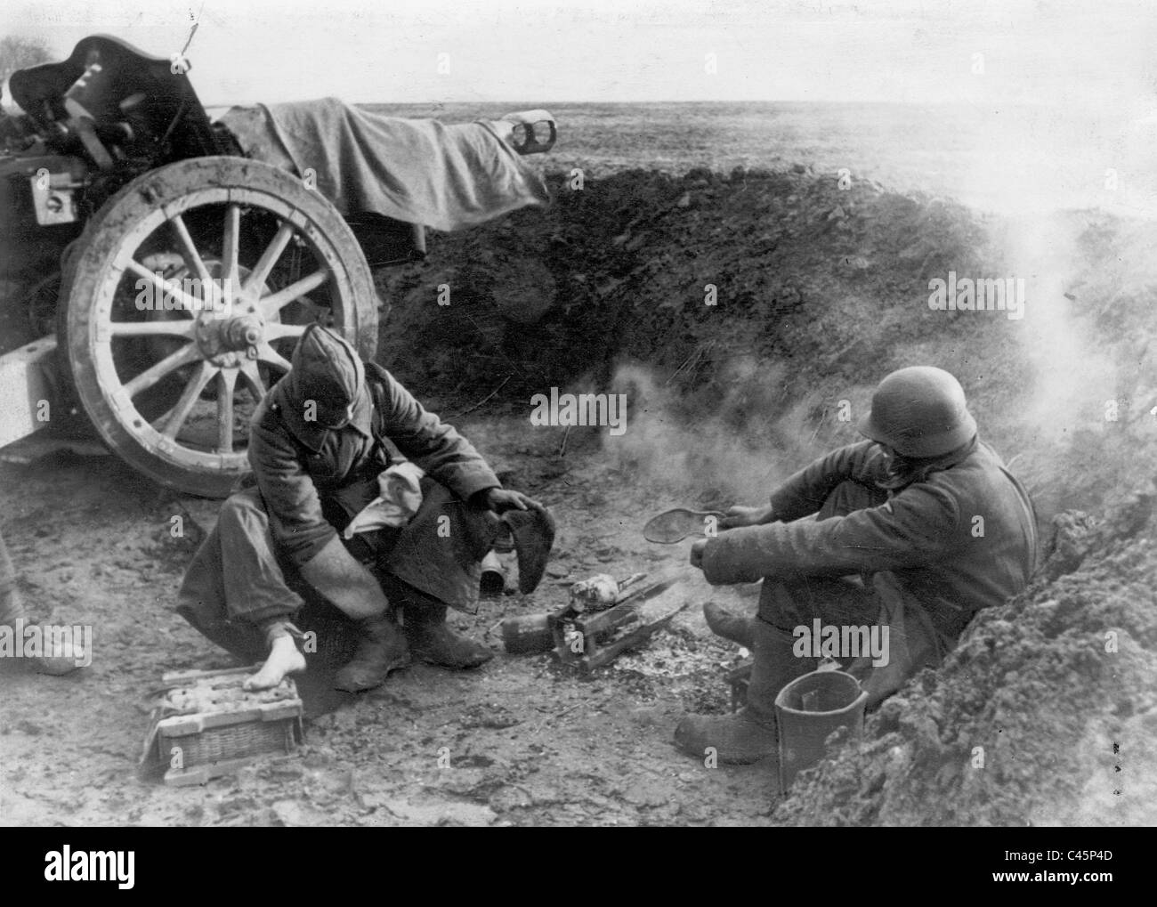 Artillerie-Stellung in der Nähe von Frankfurt An Der Oder 1945 Stockfoto