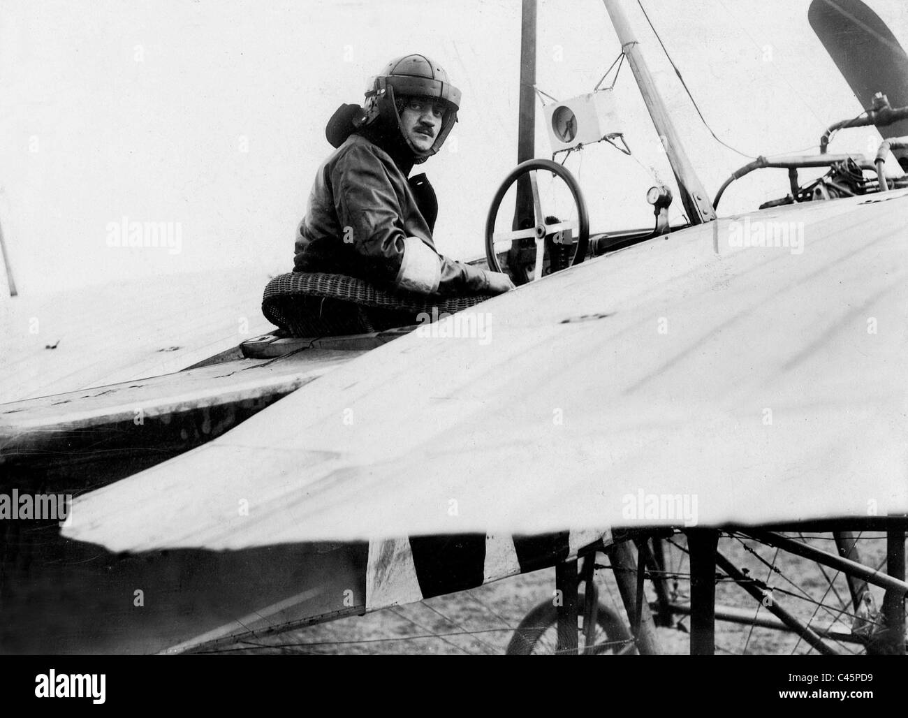 Karl Caspar in einem Rumpler Taube, 1914 Stockfotografie Alamy