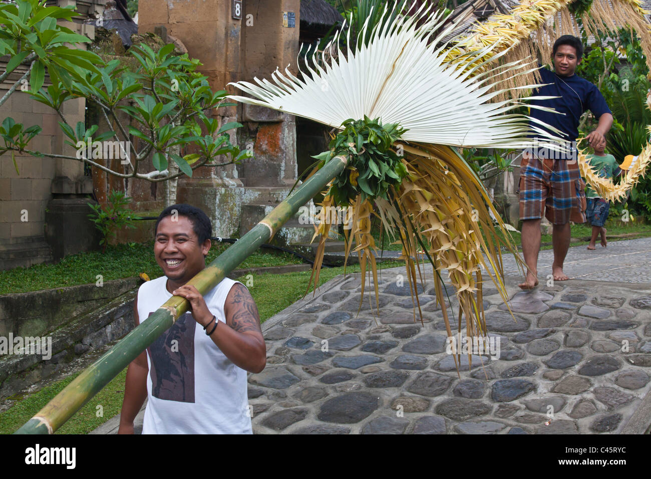 PENJORS Vertretung Heilige GUNUNG AGUN im traditionellen Dorf PENGLIPURAN als Bestandteil der GALUNGAN FESTIVAL - BALI Stockfoto