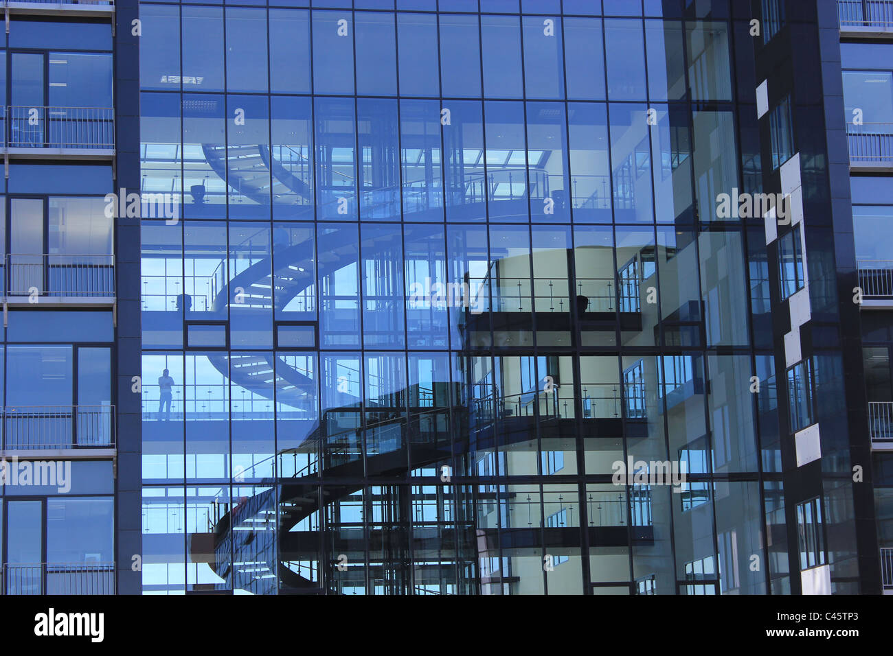 Dänische Architektur - ein Glas Bürogebäude Stockfoto