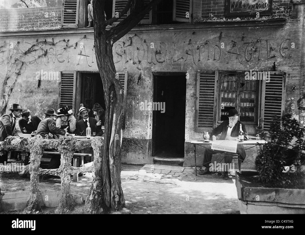 Armand Fallieres im Straßencafé "Au Lapin Agile' auf dem Montmartre Stockfoto