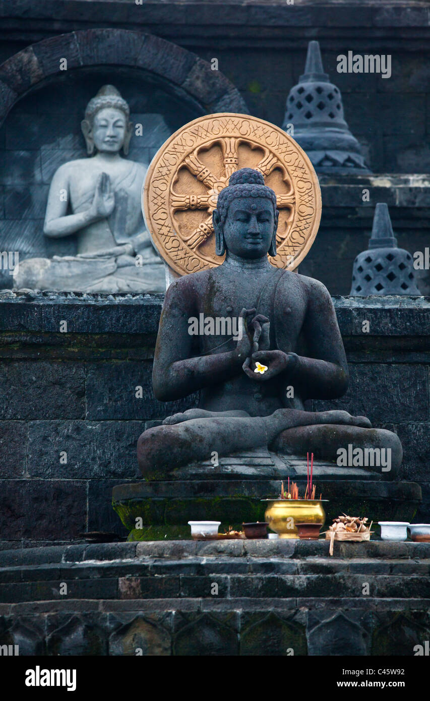 BUDDHA-Statuen an BRAHMA VIHARA ARAMA befindet sich die Inseln nur buddhistisches Kloster in der Nähe von LOVINA im Norden der Insel - BALI Stockfoto