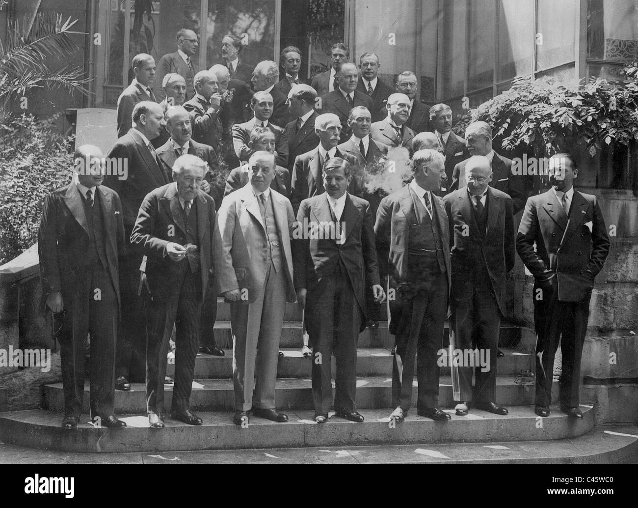 Politiker am Ende der Konferenz in Paris, 1931 Stockfoto