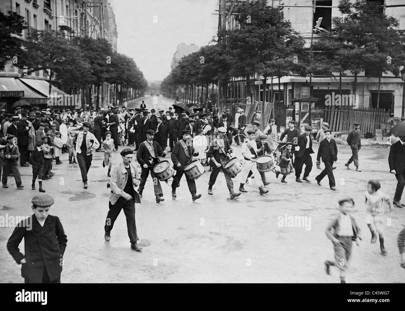 Marsch der Paris Schlagzeuger nach Varennes, 1909 Stockfoto