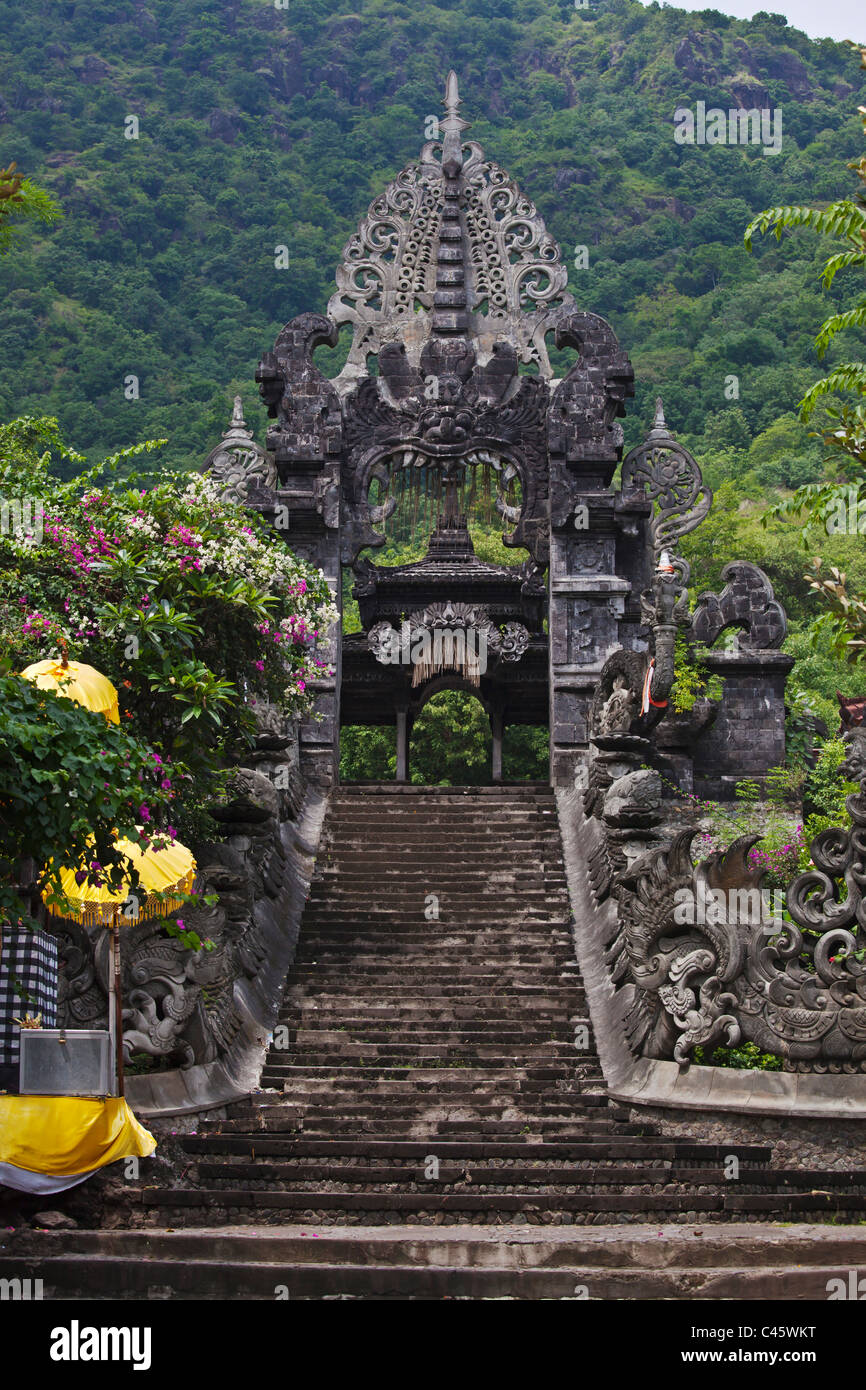 Eingang des PURA MELANTING einen Hindu-Tempel befindet sich in einem schönen Landwirtschaft-Tal in der Nähe von PEMUTERAN - BALI, Indonesien Stockfoto