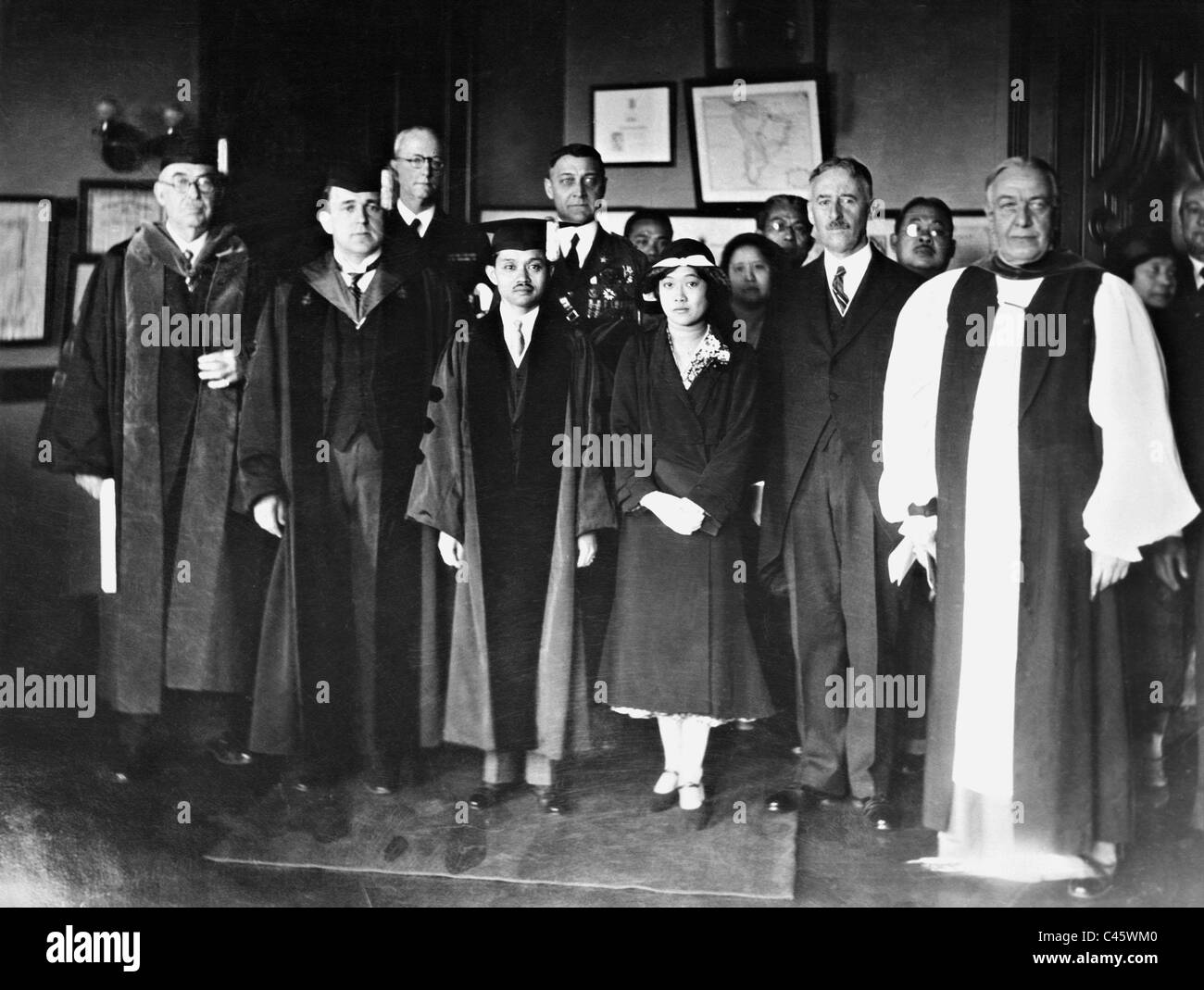 König Rama VII. von Siam ist von der George Washington University, 1931 Ehrendoktorwürde Stockfoto