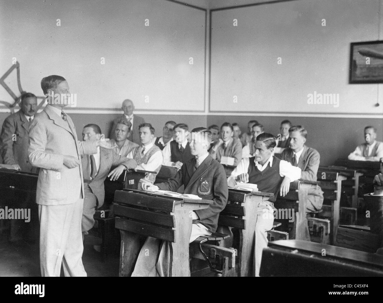 Englisch-Lehrerin beauftragt deutschen Austauschstudenten, 1934 Stockfoto