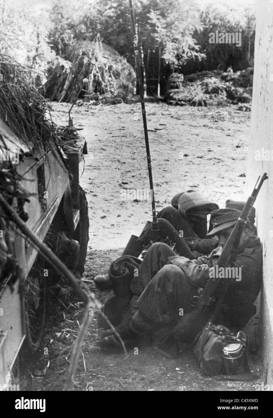 Deutsche Soldaten während des defensiven Kampfes in Ungarn, 1944 Stockfoto