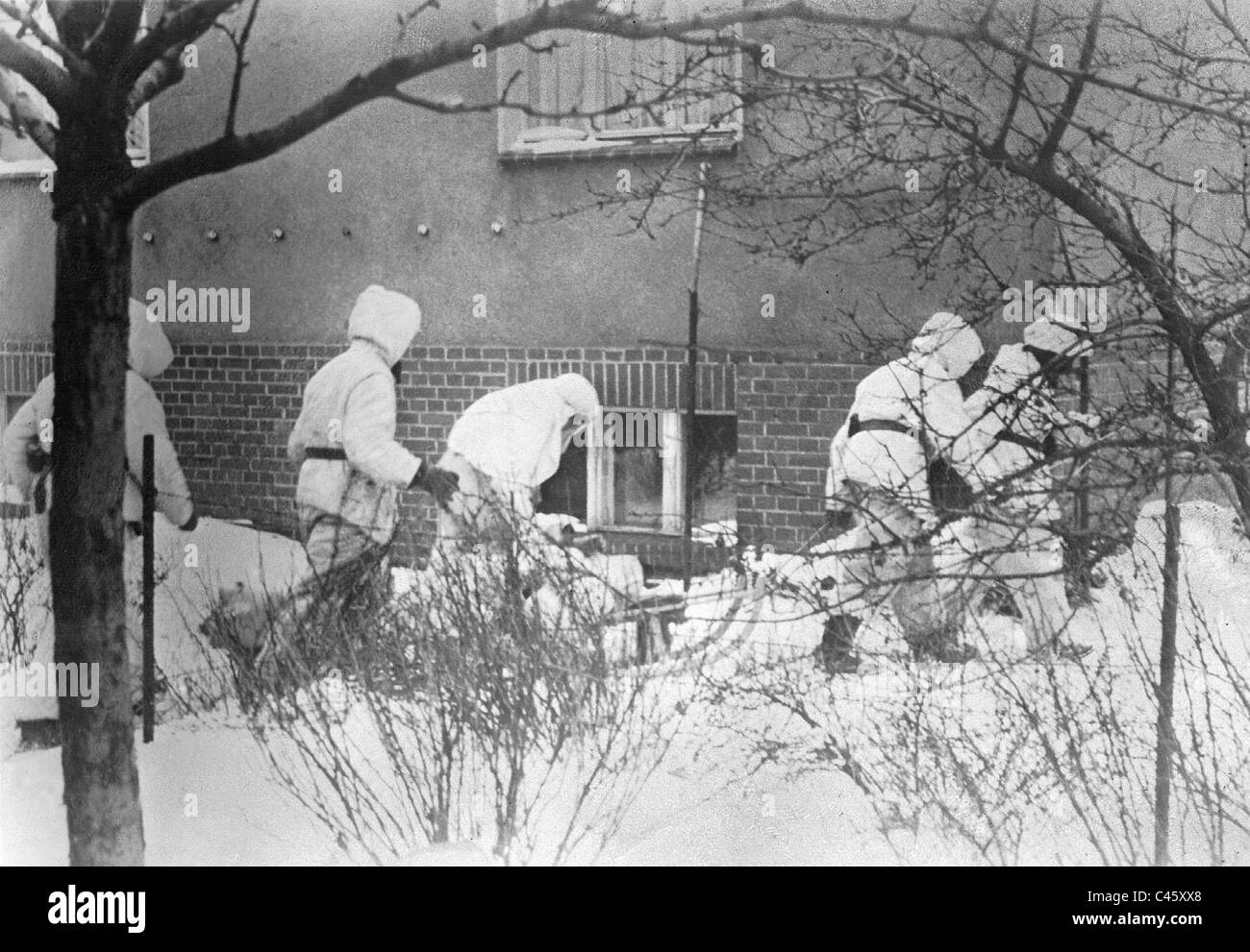 Deutsche Soldaten während des Kampfes in Breslau, 1945 Stockfoto