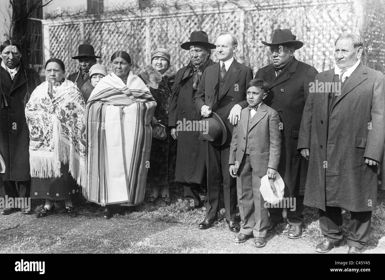 Osage-Indianer mit dem amerikanischen Präsidenten Calvin Coolidge, 1925 Stockfoto