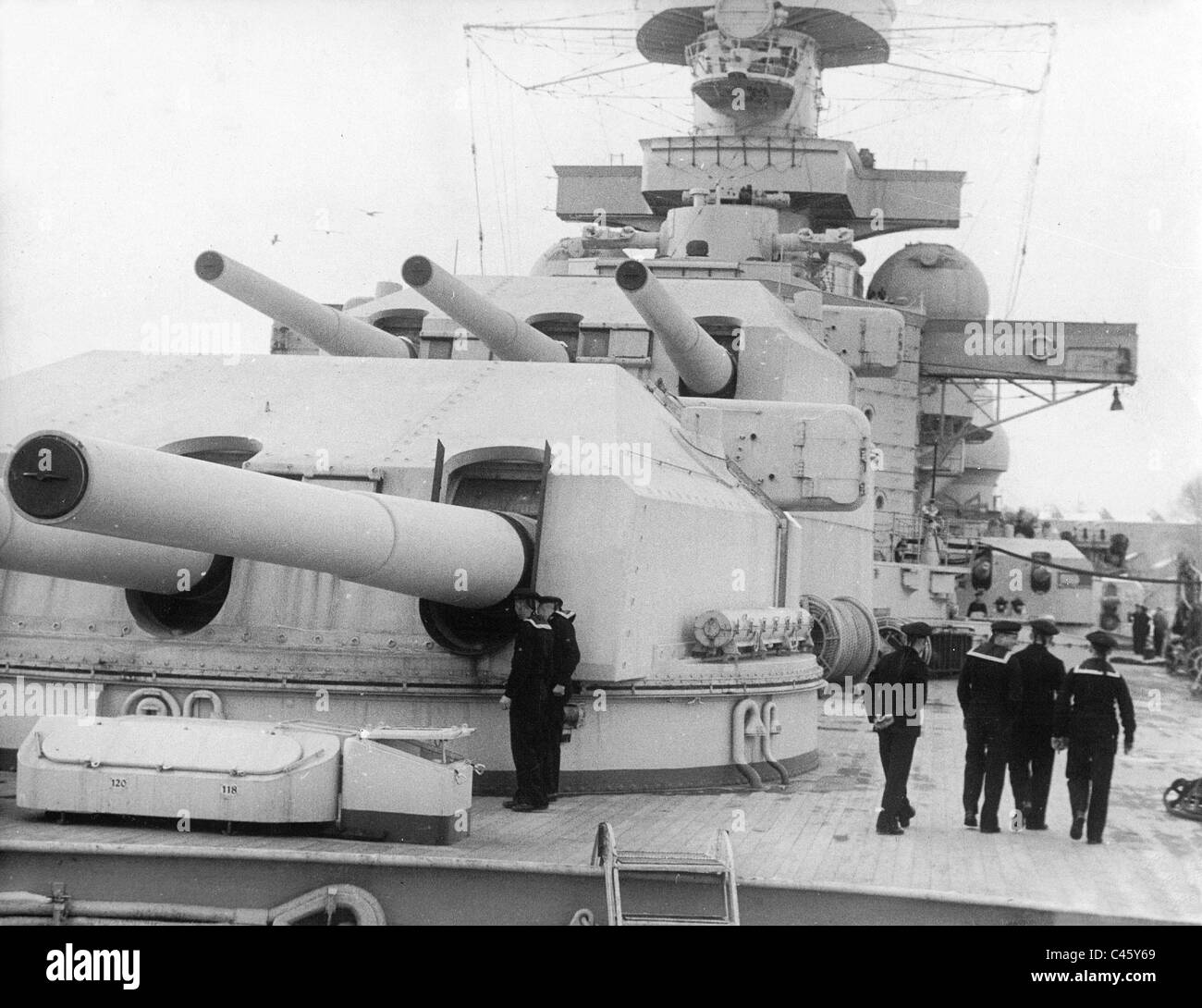 Pistole Revolver auf dem Schlachtschiff "Scharnhorst", 1939 Stockfoto