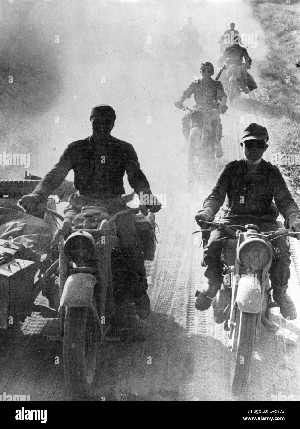 Deutschen Konvoi der Division "Großdeutschland" an der Ostfront 1944 Stockfoto