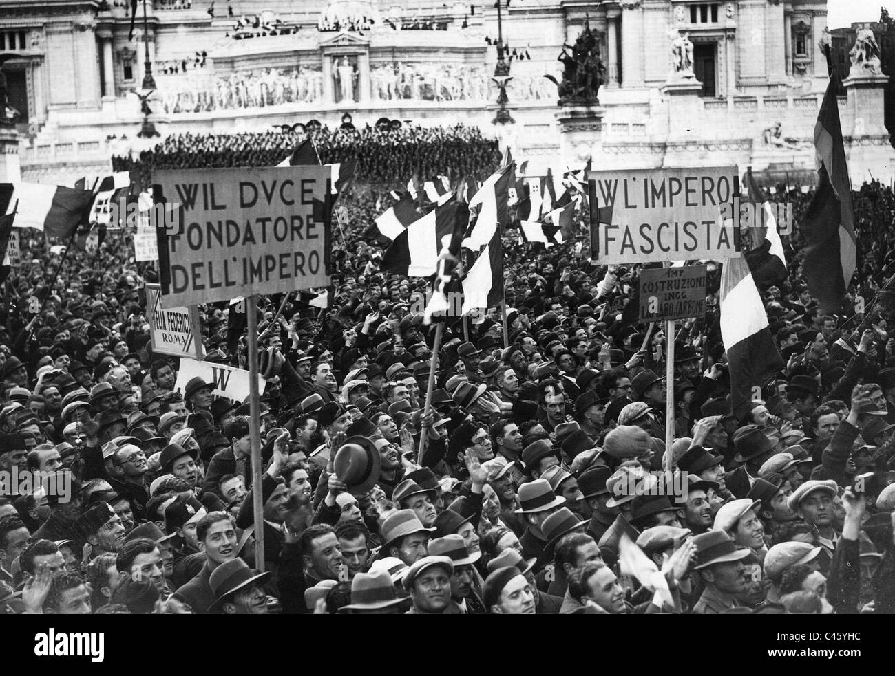Menge am Tag der Gründung der faschistischen Partei in Rom, 1937 Stockfoto