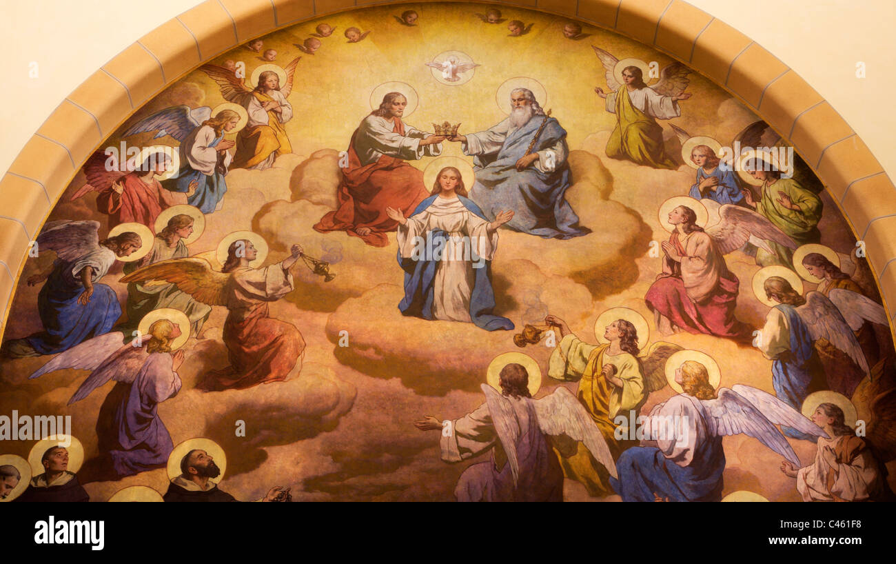Krönung Mariä - Fresko von st. Franziskus Kirche in Wien Stockfoto
