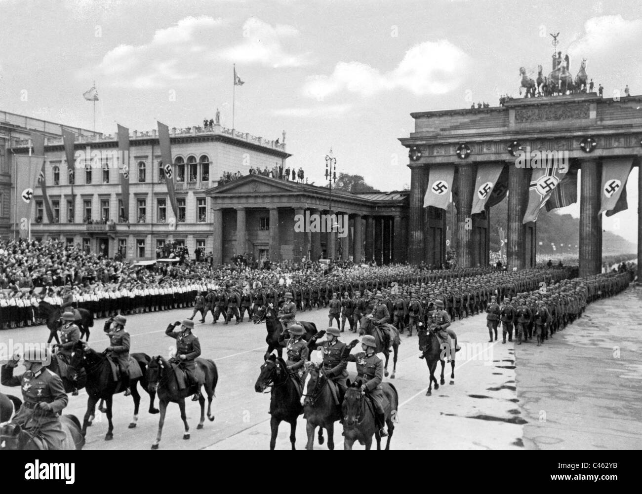 Parade der Streitkräfte nach ihrer Rückkehr aus Frankreich, 1940 Stockfoto
