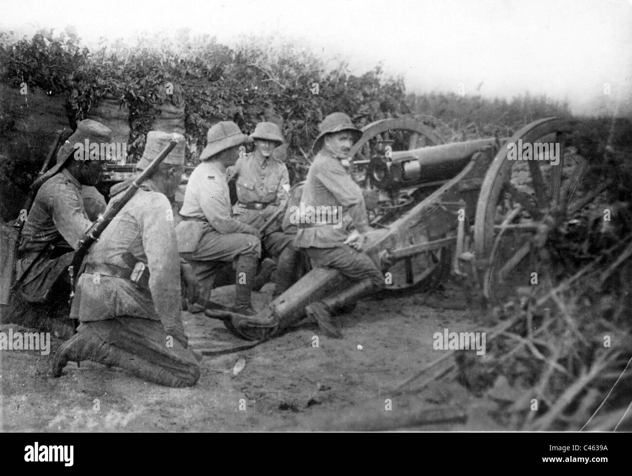 Kolonialtruppen im Kampf während des ersten Weltkriegs in Deutsch-Ostafrika Stockfoto