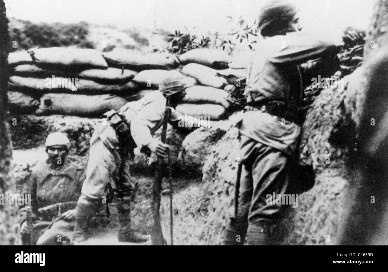 Türkische Infanterie in Schützengräben in Gallipoli, 1915 Stockfoto