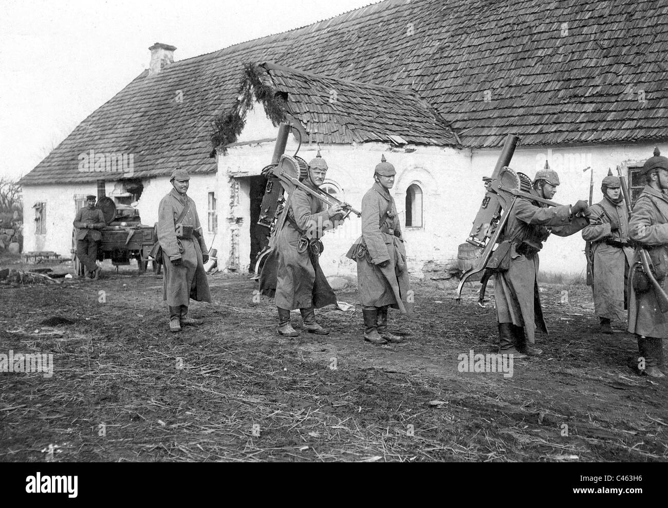 Deutsche Maschine "Gunners" an der Ostfront, 1915 Stockfoto