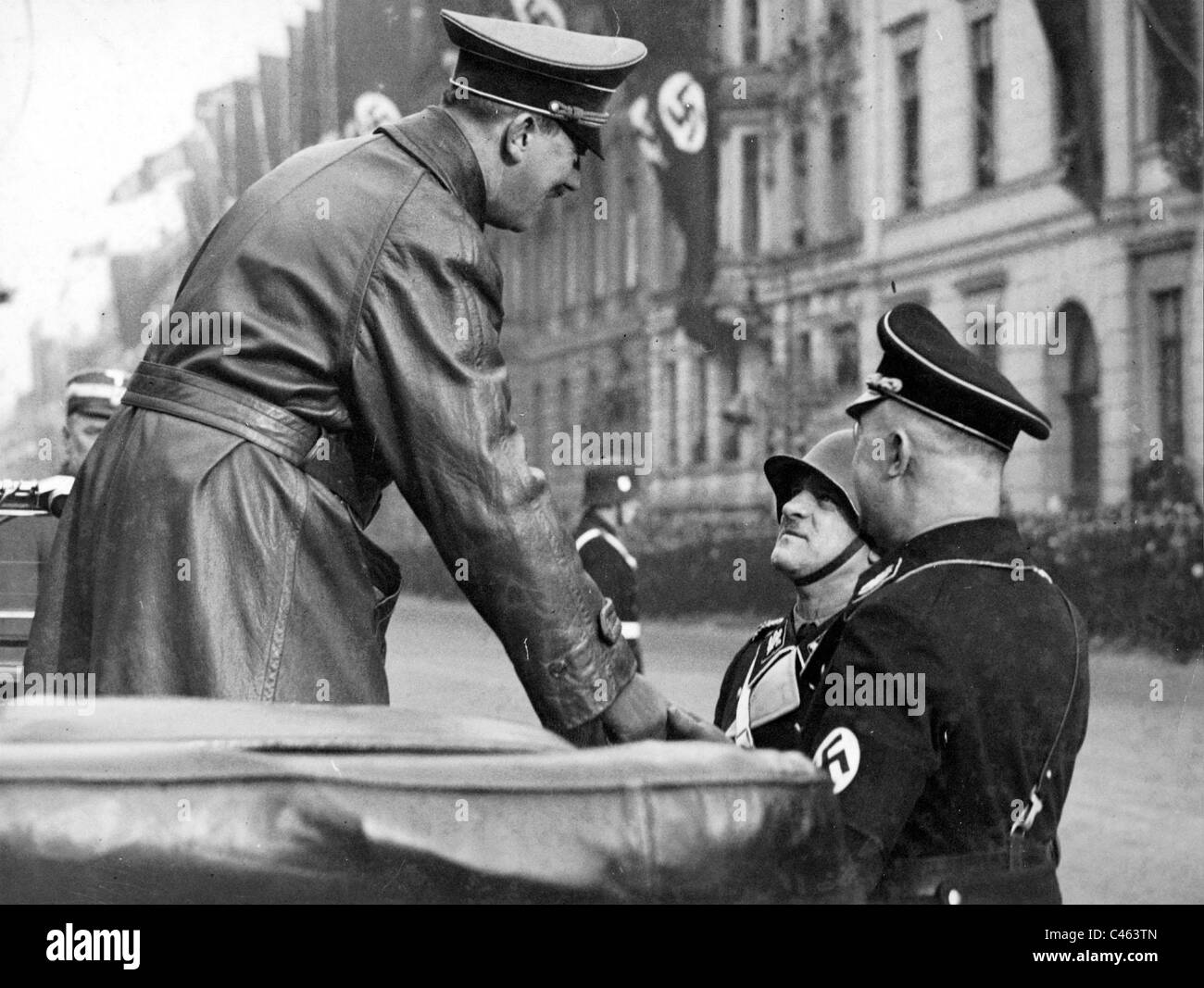Adolf Hitler und Sepp Dietrich, 1937 Stockfoto