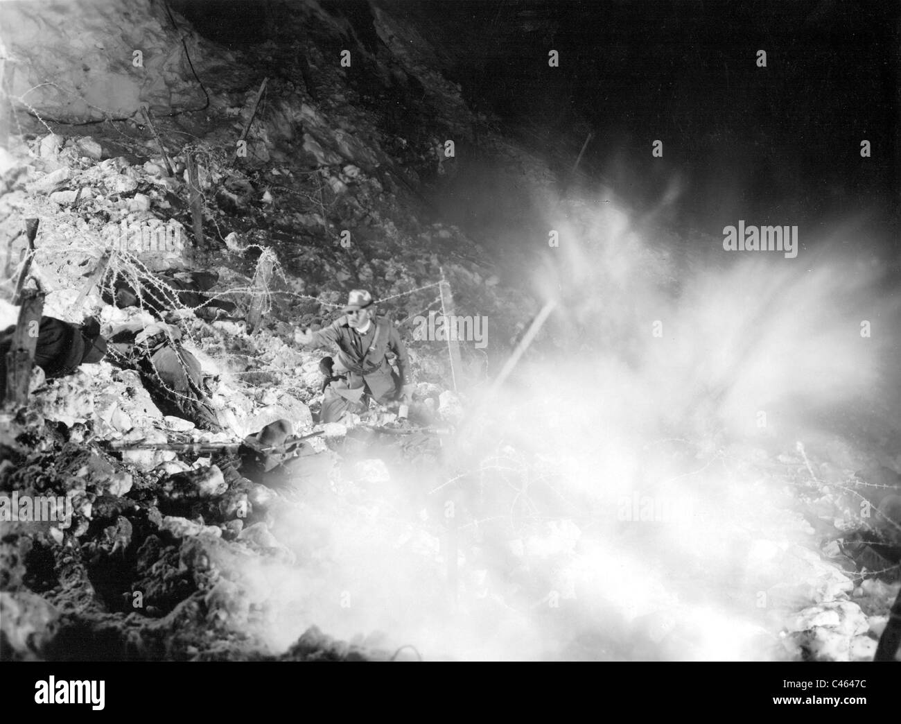 Angriff der italienischen Alpini, Filmszene aus "Berge in Flammen" Stockfoto