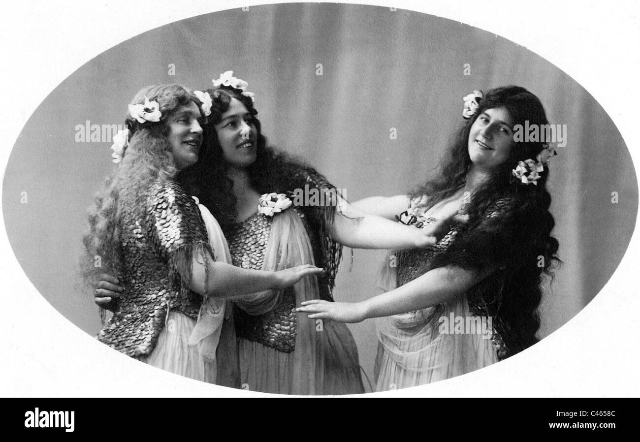 Sophie Wolf, M. Bruntsch und Grete Finger in "Der Ring des Nibelungen", 1914 Stockfoto