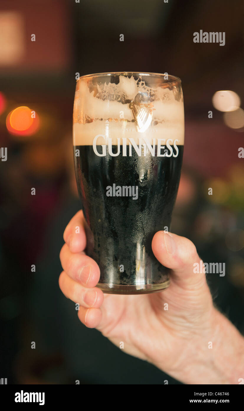 Guinness Fass, Murphy's Pub, Dingle, Irland Stockfoto