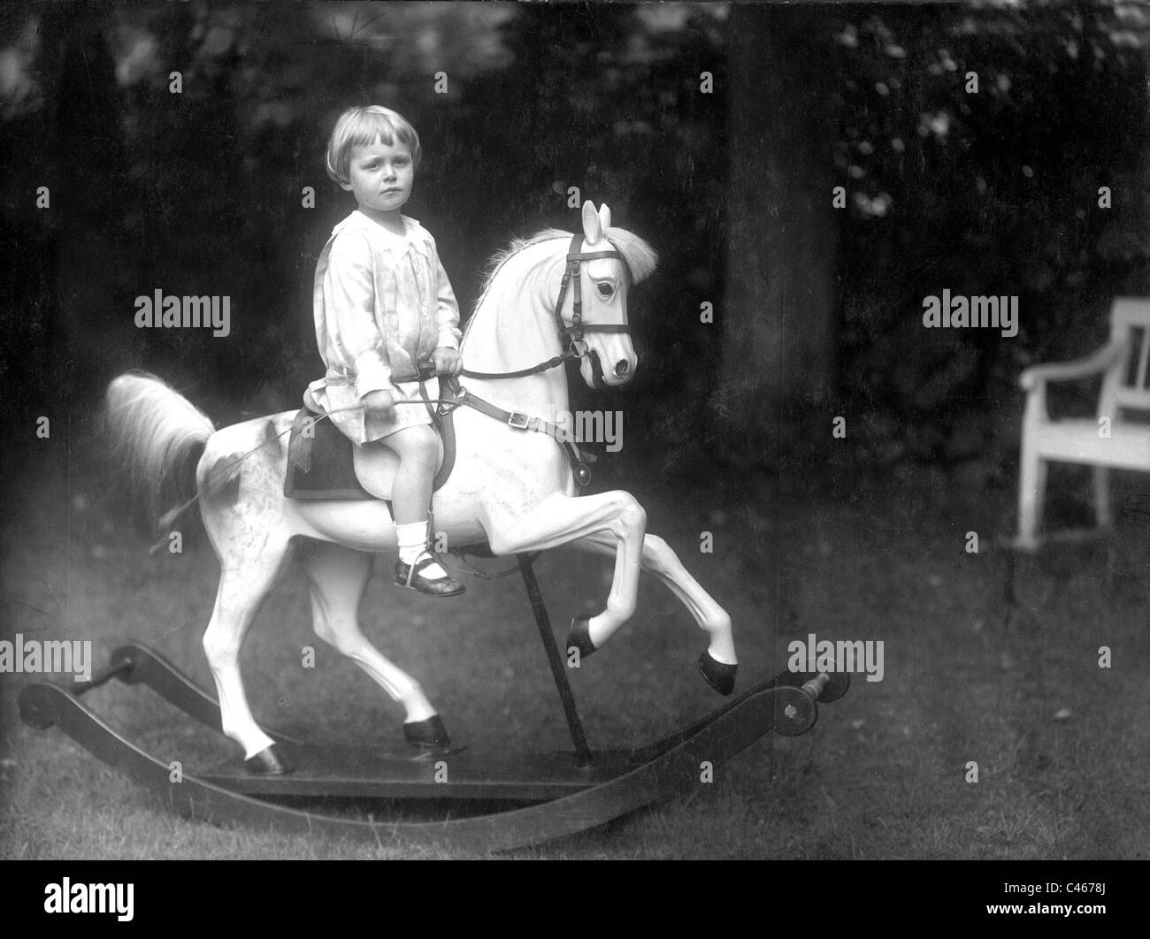 Kind auf Schaukelpferd, 1927 Stockfoto