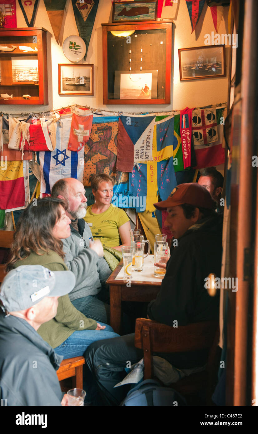 Interieur, Peter Cafe Sport, Horta, Faial, Azoren: legendären Transatlantik Segler Wasserloch Stockfoto