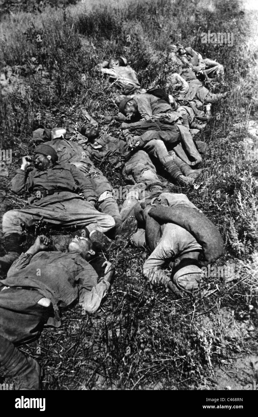 Zweiter Weltkrieg: Tote Soldaten der Roten Armee an der Ostfront Stockfoto