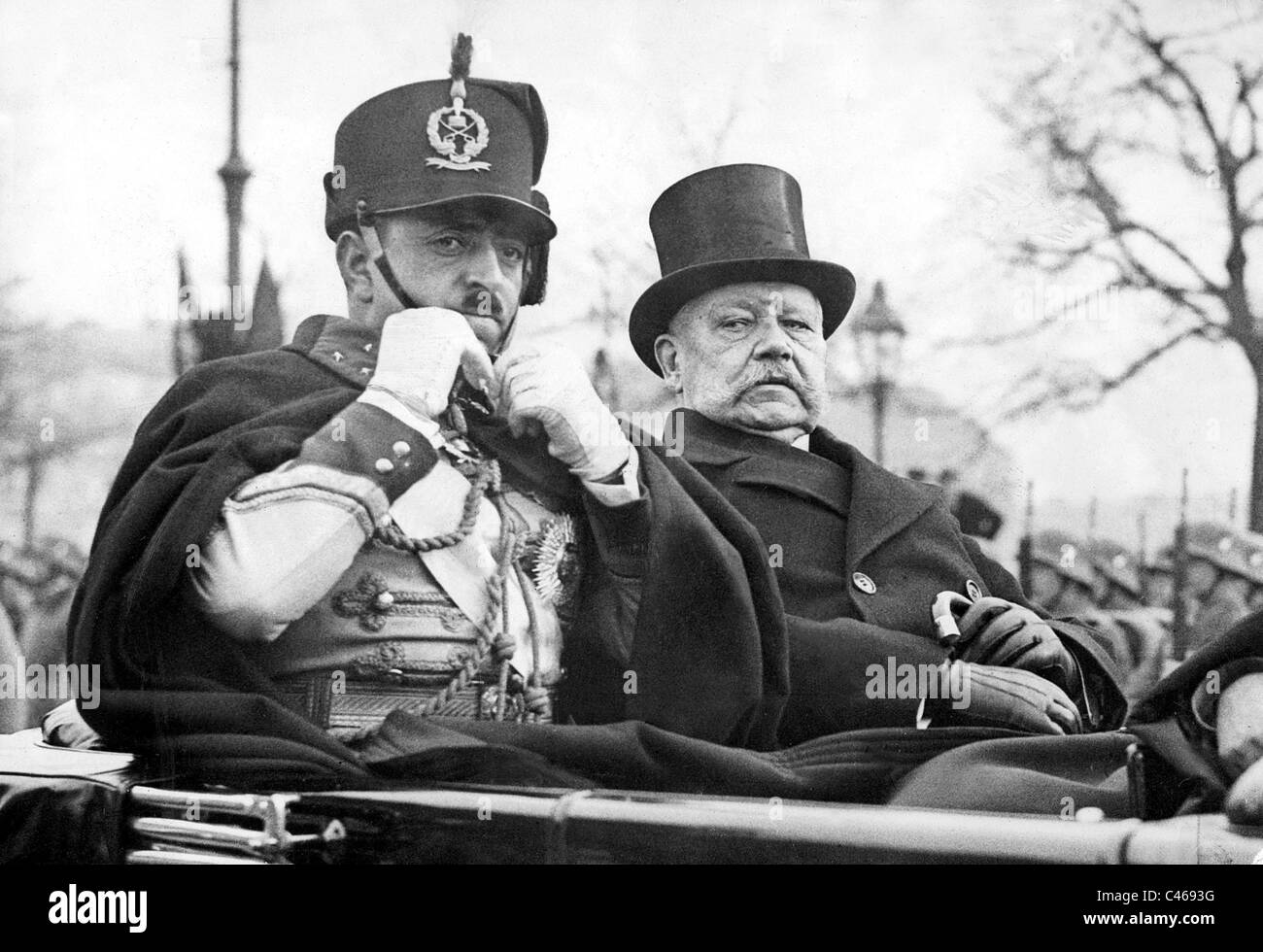 König Amanullah Khan und Paul von Hindenburg in Berlin, 1928 Stockfoto