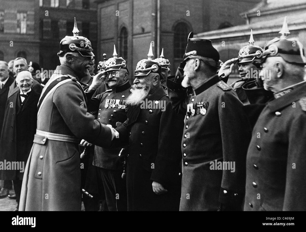 Kronprinz Rupprecht von Bayern mit Veteranen, 1931 Stockfoto