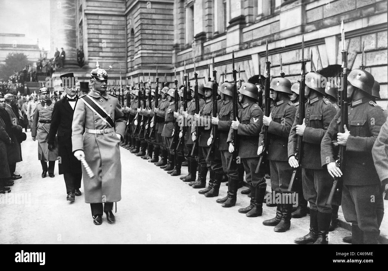 Kronprinz Rupprecht von Bayern, während Tempo aus der Reichswehr Formation, 1932 Stockfoto