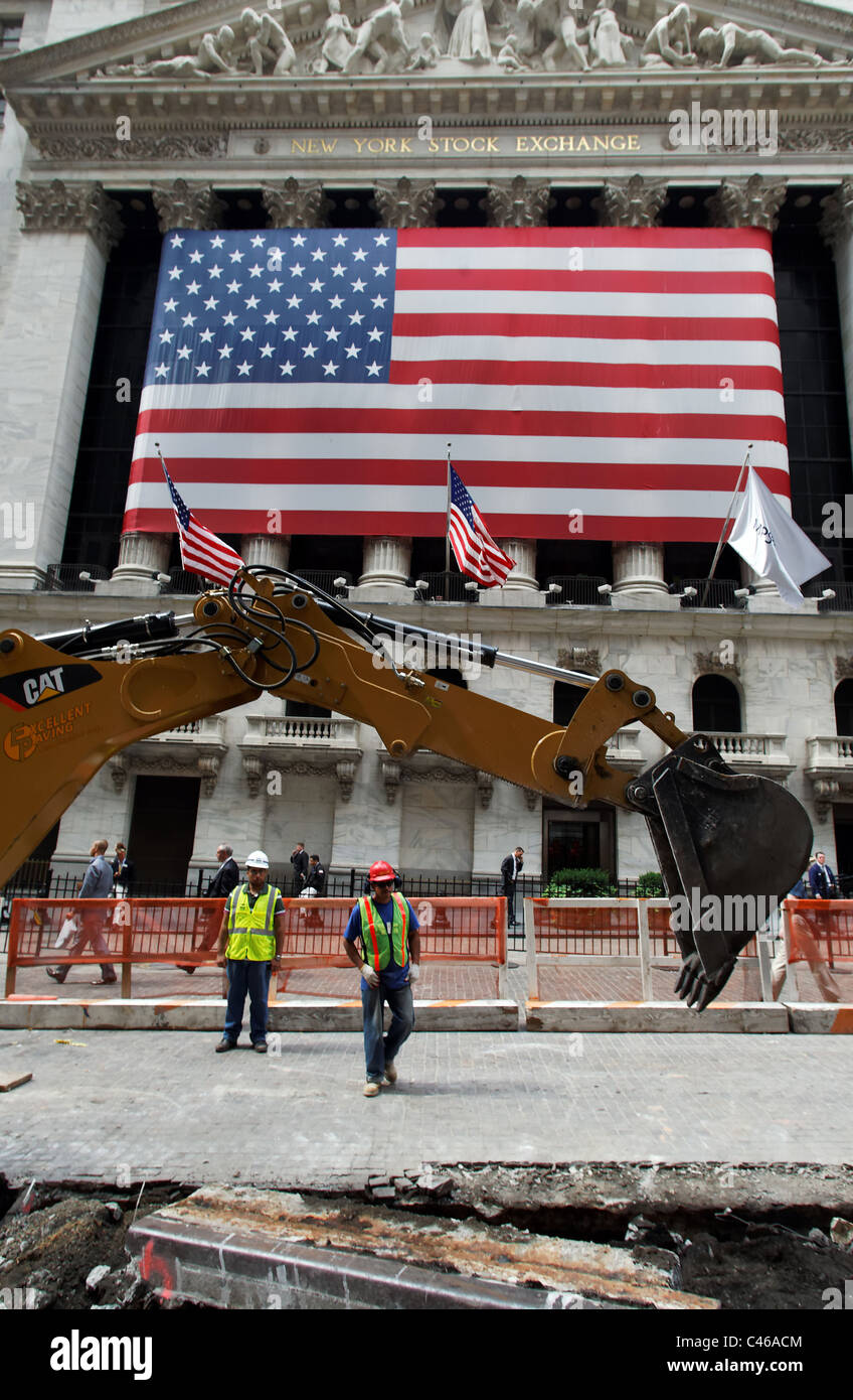 Bauarbeiten im Gange außerhalb der New Yorker Börse in der Wall Street in New York City. Stockfoto
