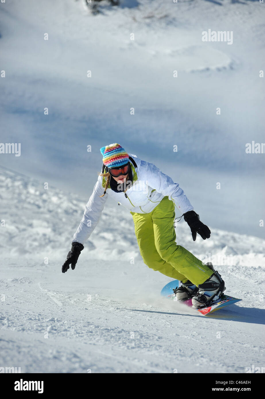 Ein Snowboarder am Vogel Ski Centre in slowenischen Triglav Nationalpark Stockfoto