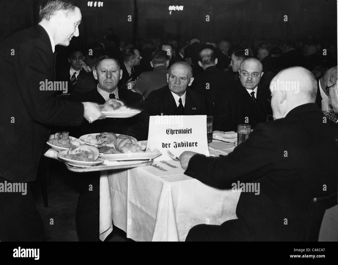 Firmenfeier in der Berliner Kindl-Brauerei, 1938 Stockfoto